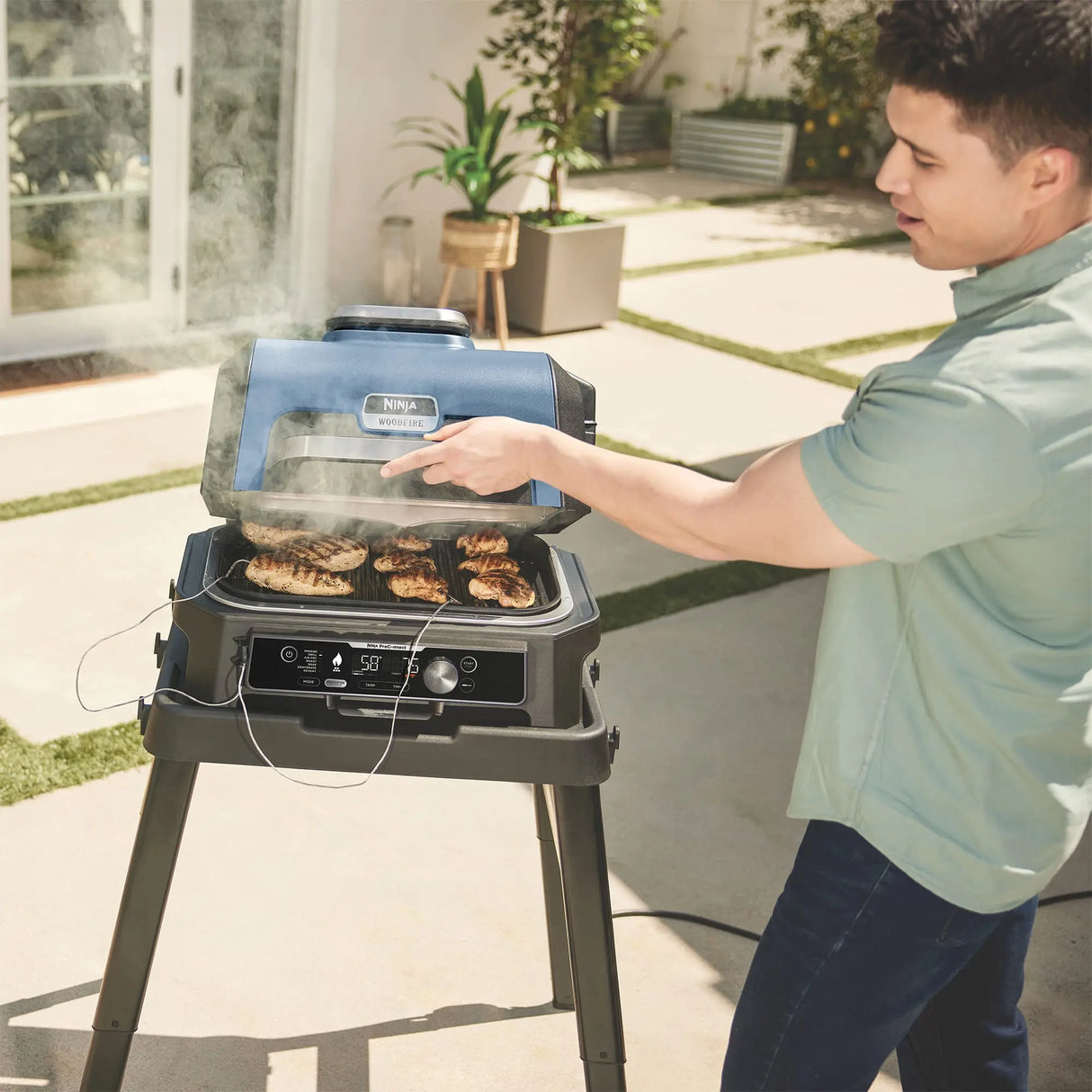 Ninja Barbecue électrique et fumoir Woodfire Pro Connect XL