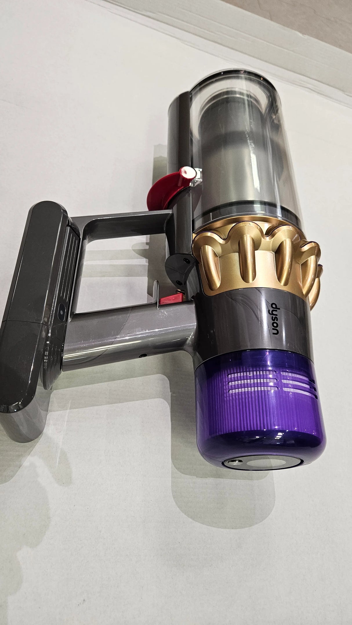 Dyson V11