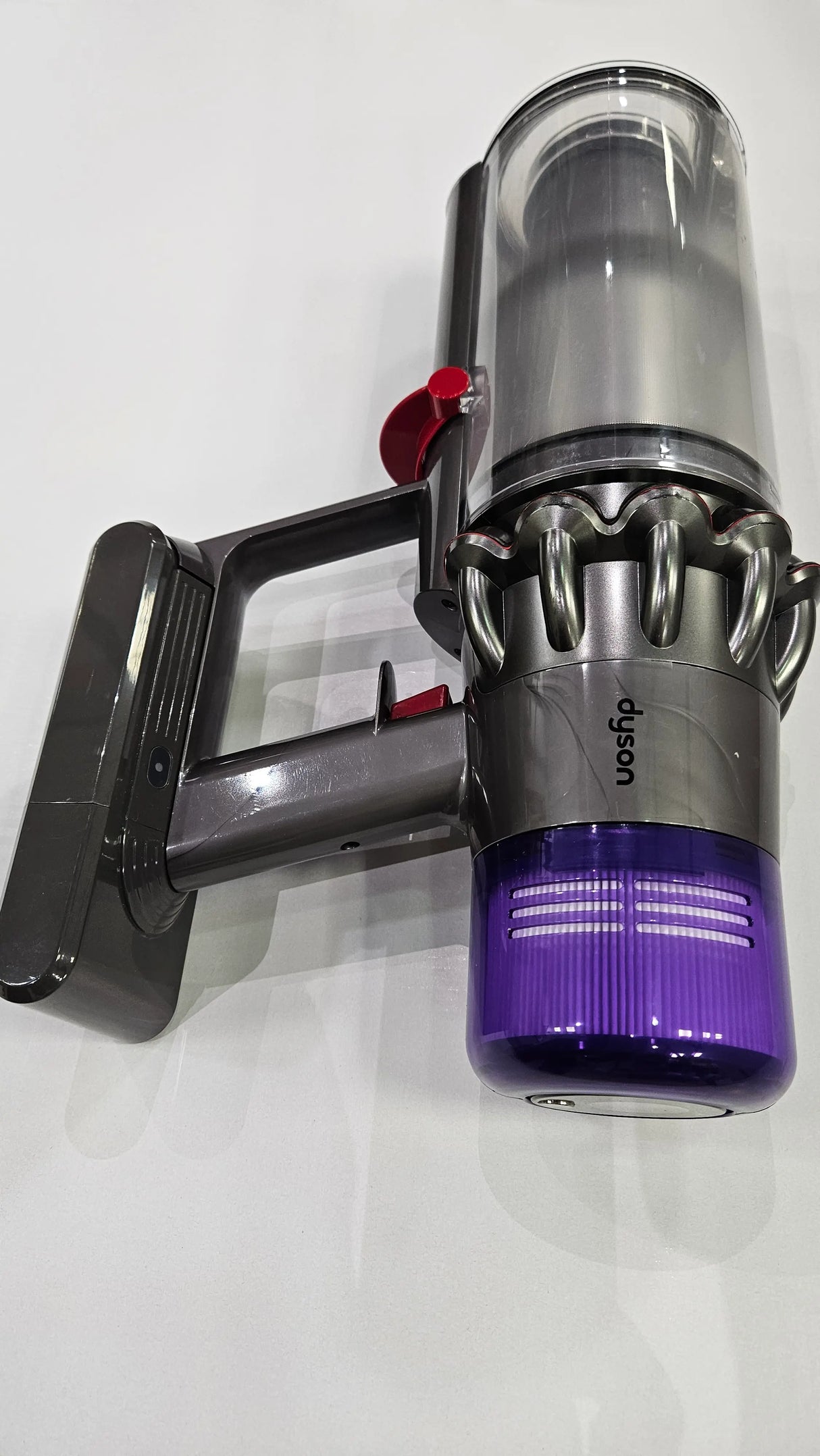 Dyson V11