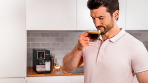 CECOTEC Machine à café grains Cremmaet Compactccino Connected Black Rose
