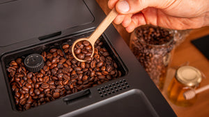 CECOTEC Machine à café grains Cremmaet Compactccino Connected Black Rose
