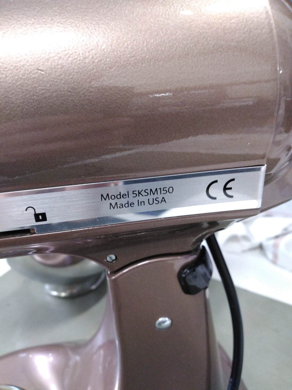 KitchenAid Robot pâtissier Artisan 4,8 L couleur macadamia